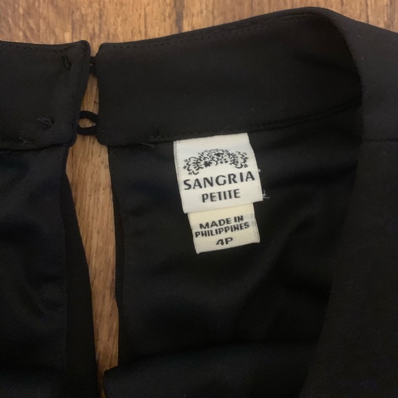 Black dress - Picture 3 of 4